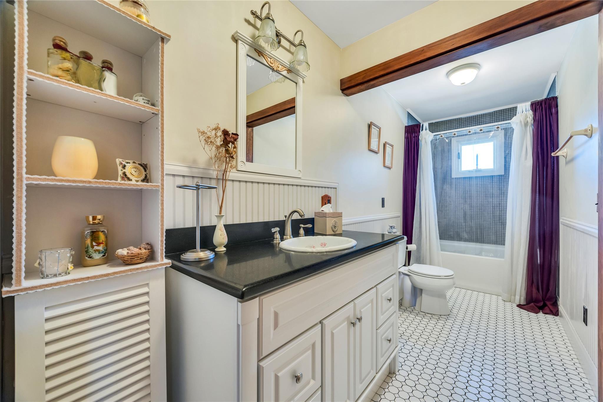 Single Family Southern  Suffolk County, NY 11767, MLS-832338-43