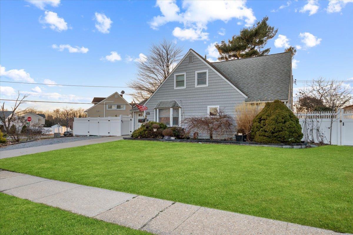Single Family Elm  Nassau County, NY 11756, MLS-832349-17