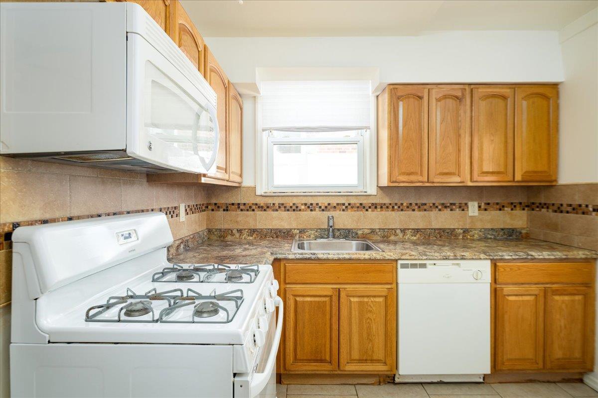 Single Family 157th  Queens, NY 11414, MLS-832407-3