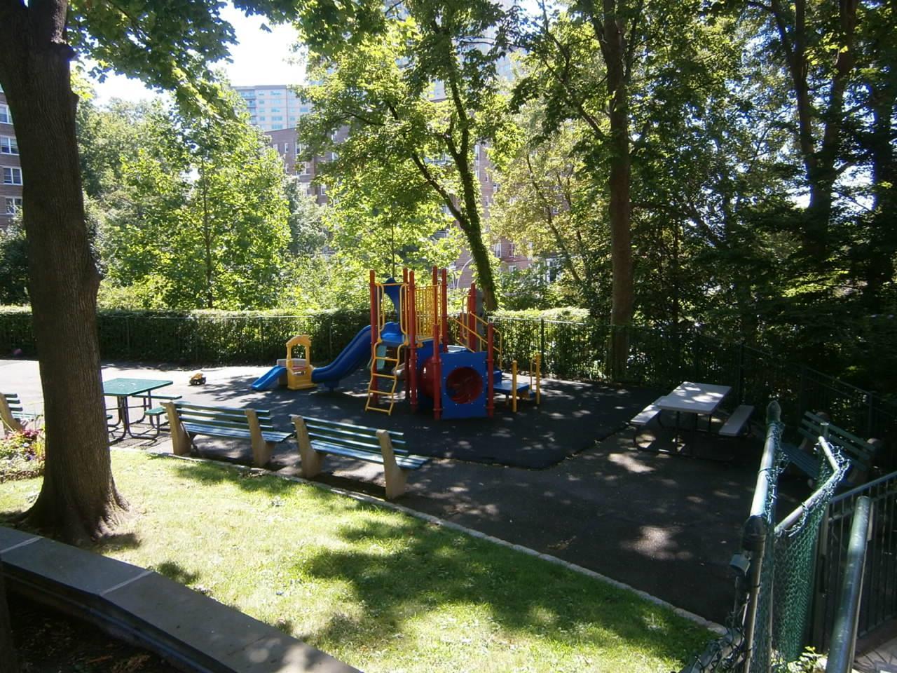 Coop Knolls  Bronx, NY 10463, MLS-832408-8