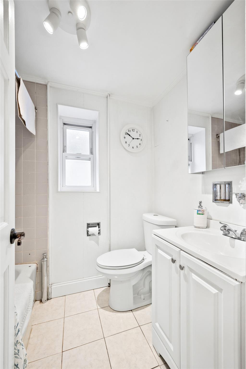 Single Family 70th  Queens, NY 11375, MLS-832480-21