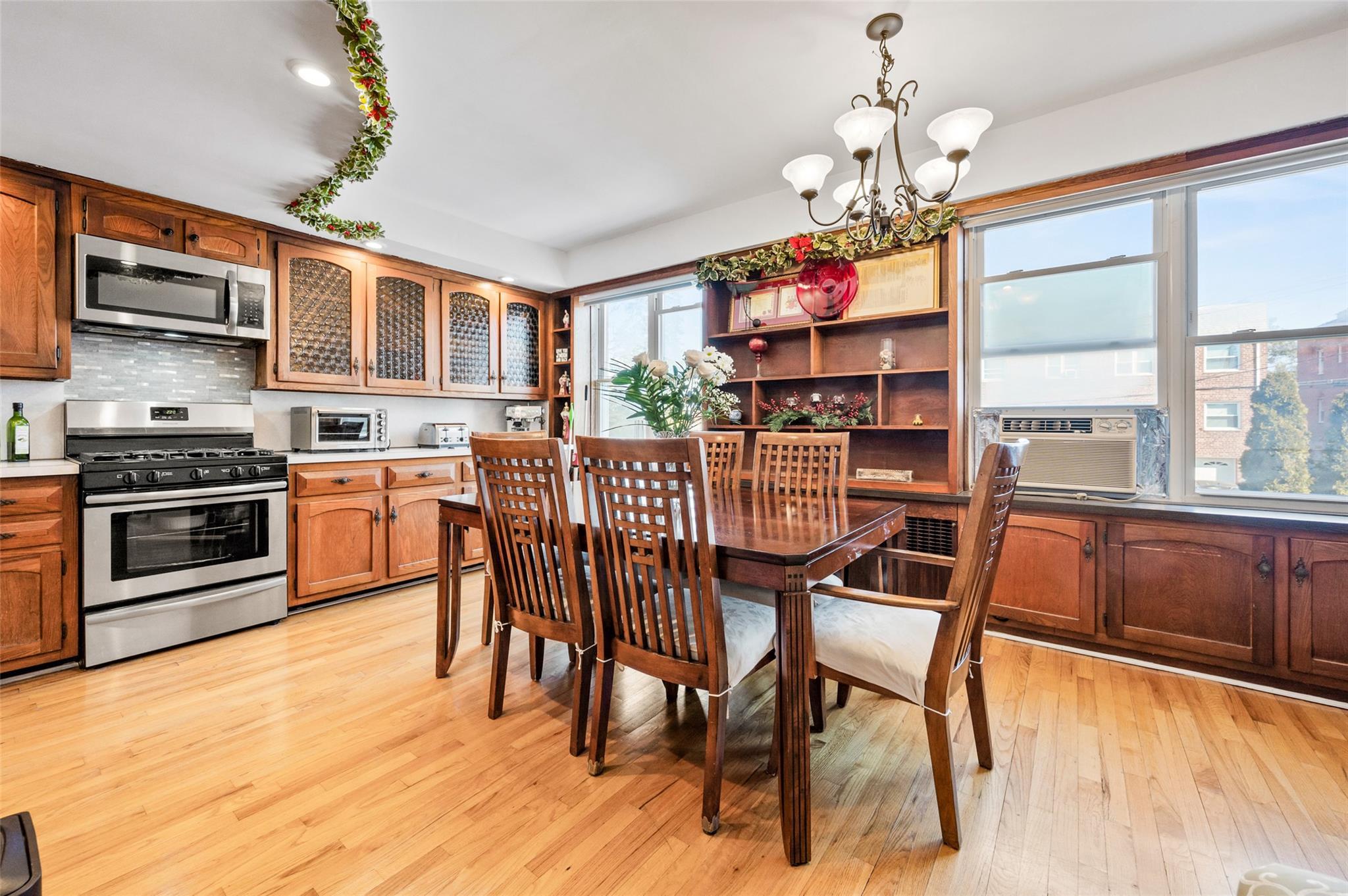 Single Family 70th  Queens, NY 11375, MLS-832480-8