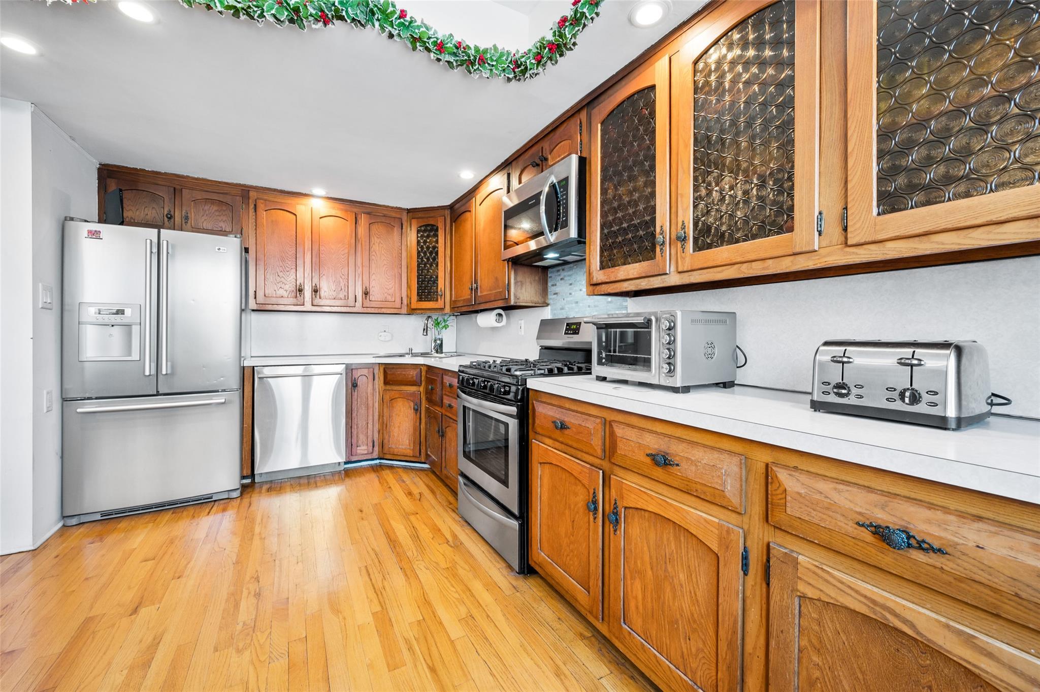 Single Family 70th  Queens, NY 11375, MLS-832480-9