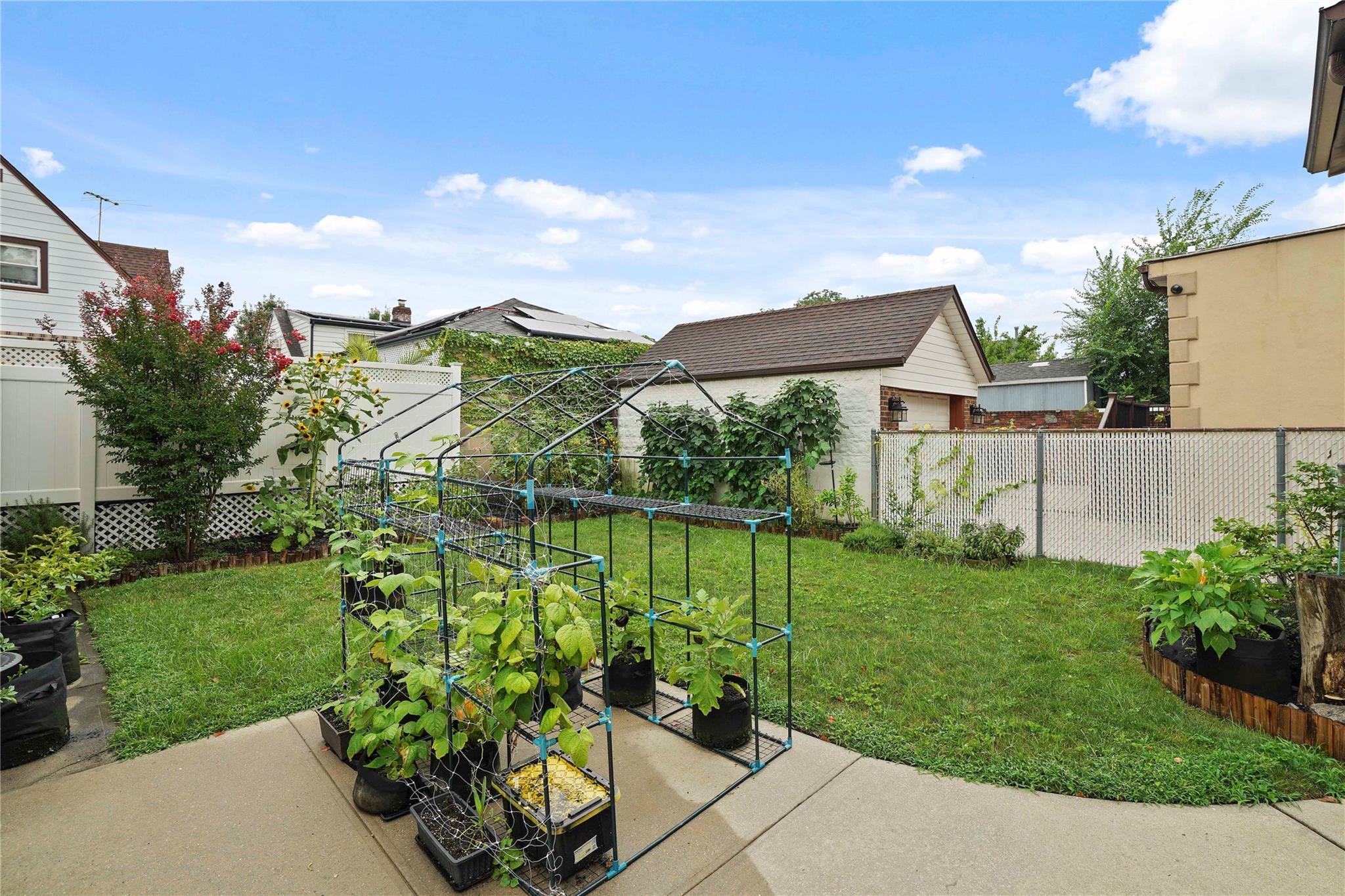 Single Family 91st  Queens, NY 11414, MLS-832506-35