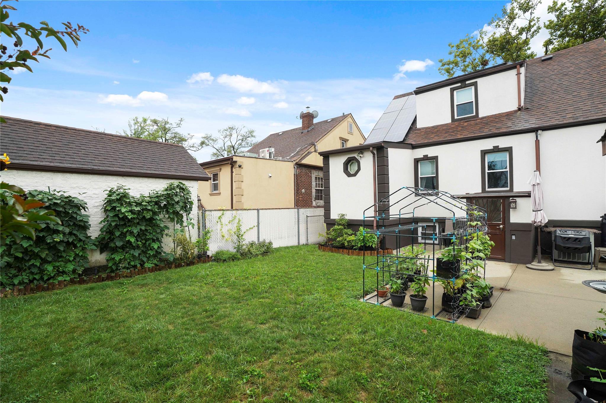 Single Family 91st  Queens, NY 11414, MLS-832506-39