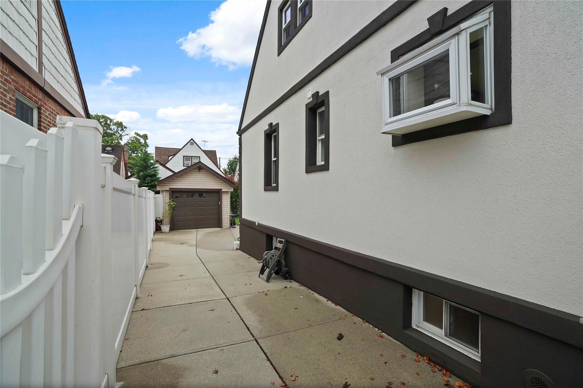 Single Family 91st  Queens, NY 11414, MLS-832506-41