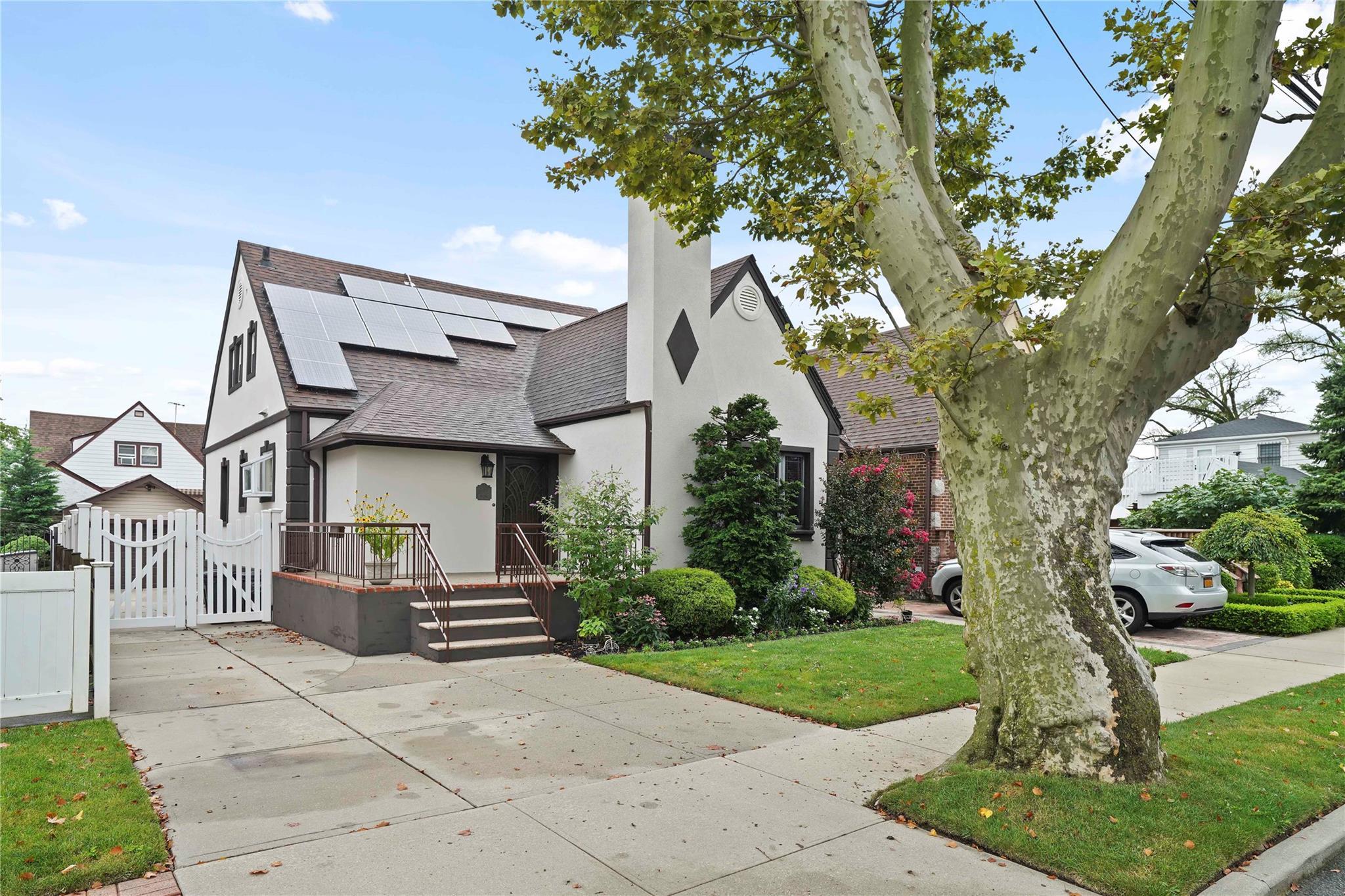 Single Family 91st  Queens, NY 11414, MLS-832506-47
