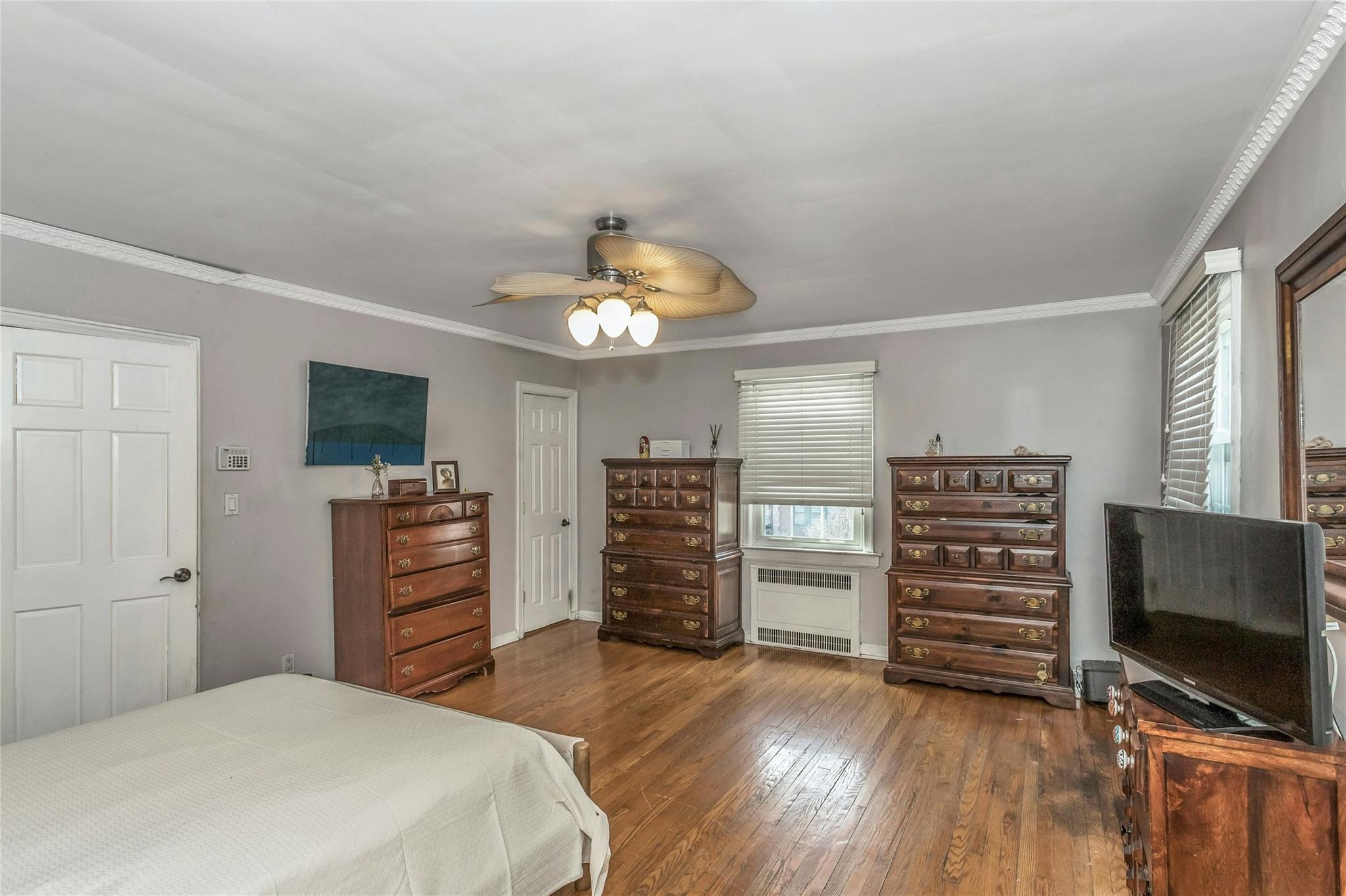 Single Family Demott  Nassau County, NY 11570, MLS-832517-15