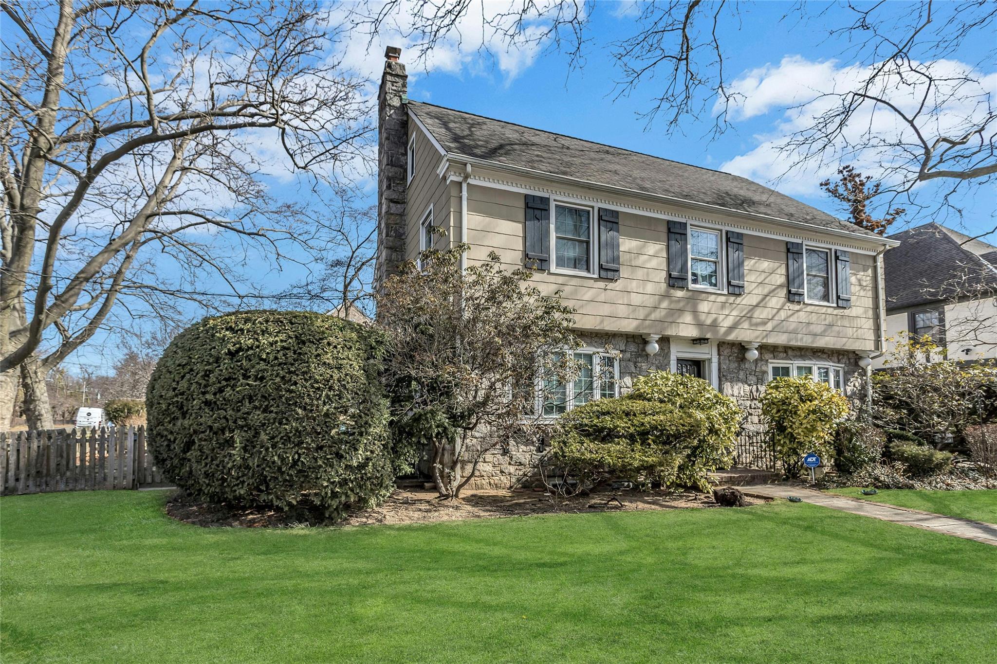 Single Family Demott  Nassau County, NY 11570, MLS-832517-3