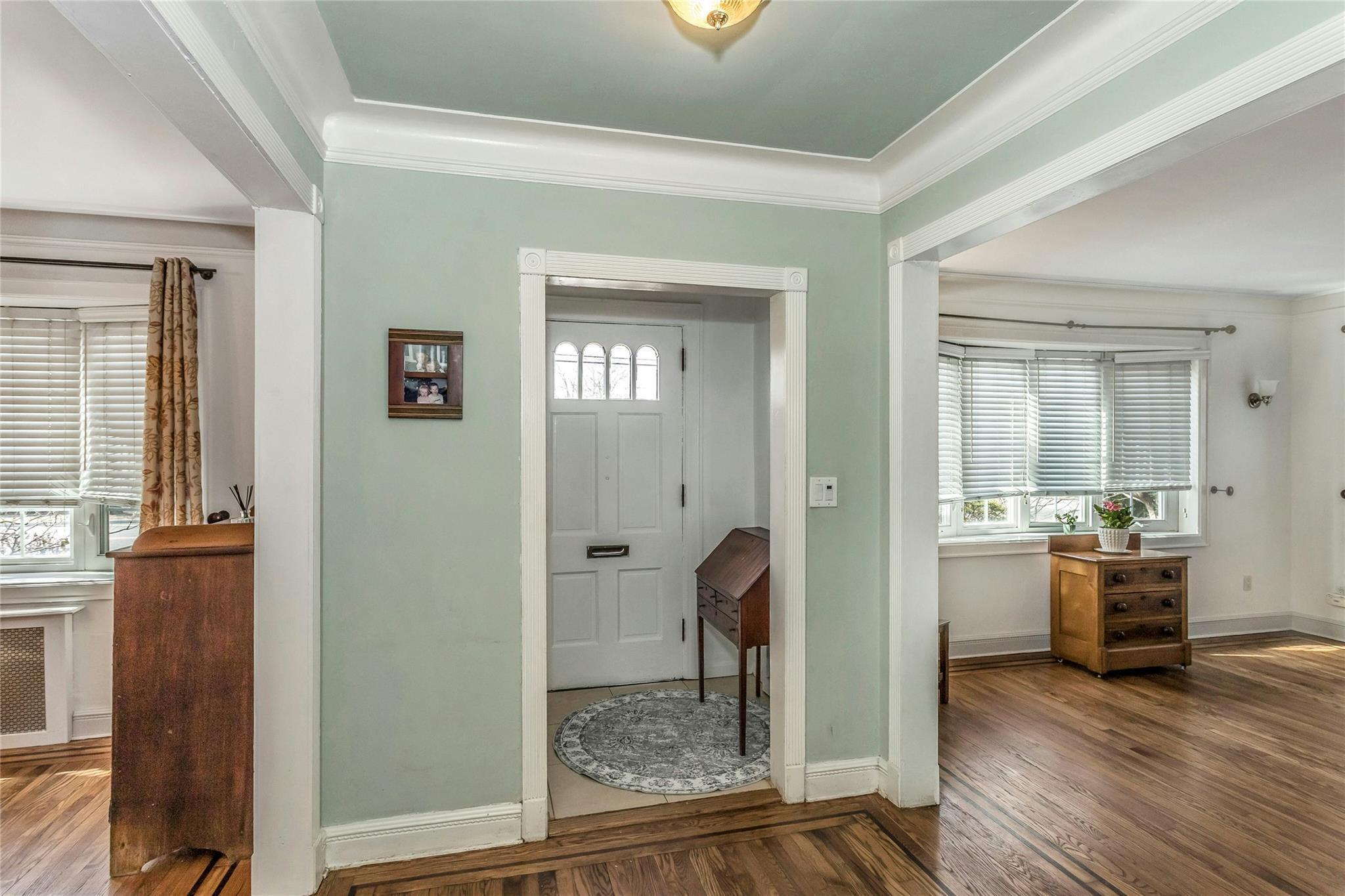 Single Family Demott  Nassau County, NY 11570, MLS-832517-4