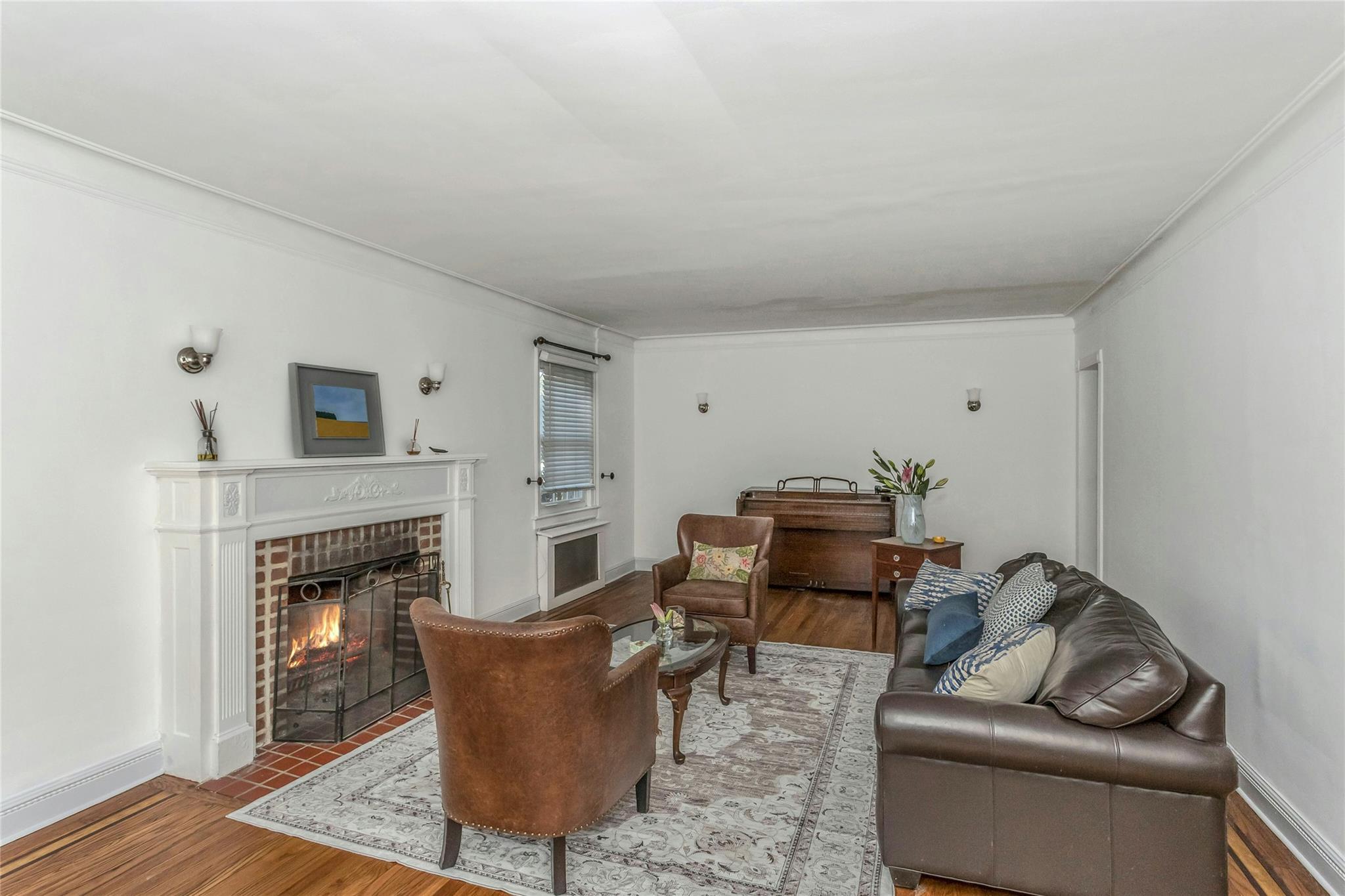 Single Family Demott  Nassau County, NY 11570, MLS-832517-7