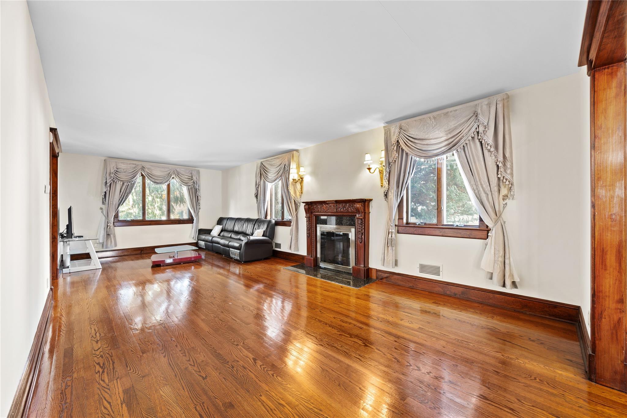 Single Family 158th  Queens, NY 11358, MLS-832565-2