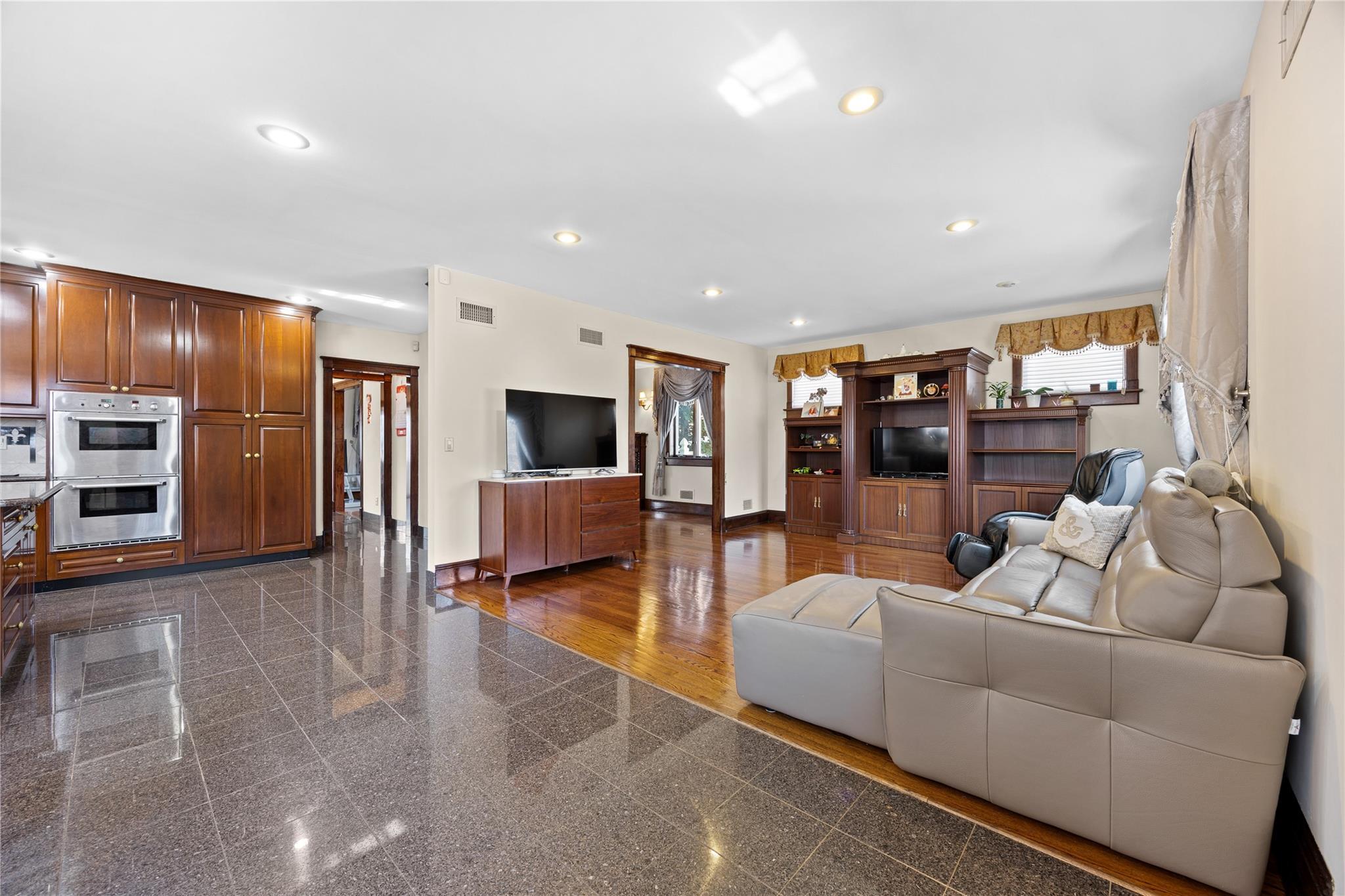 Single Family 158th  Queens, NY 11358, MLS-832565-5