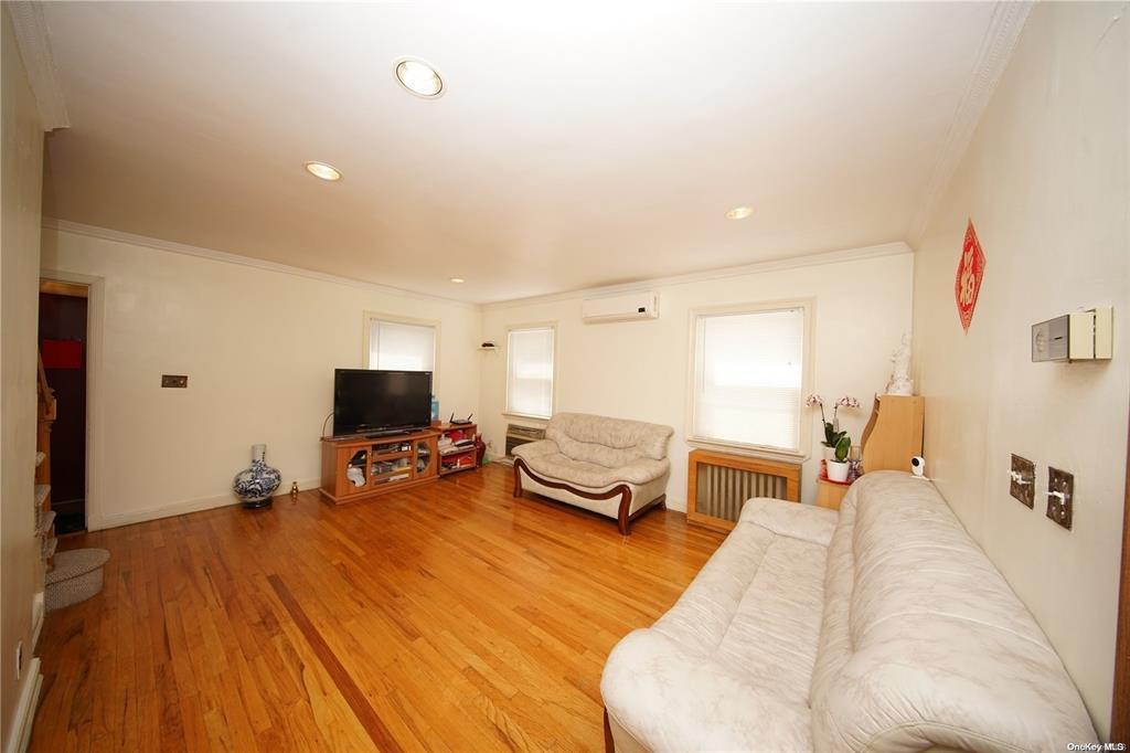 Single Family 213th  Queens, NY 11364, MLS-832568-13