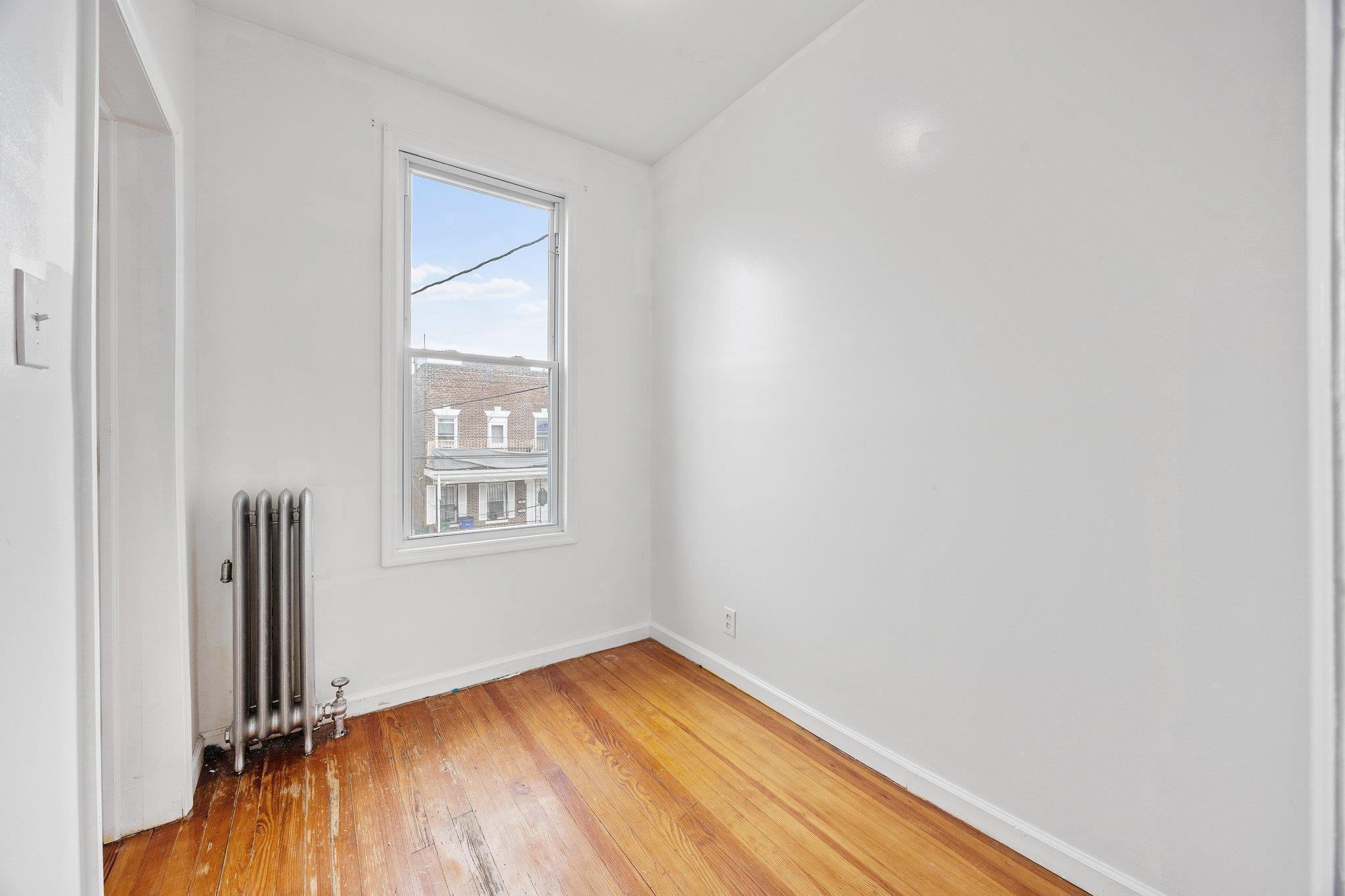 Single Family 86th  Queens, NY 11416, MLS-832632-10
