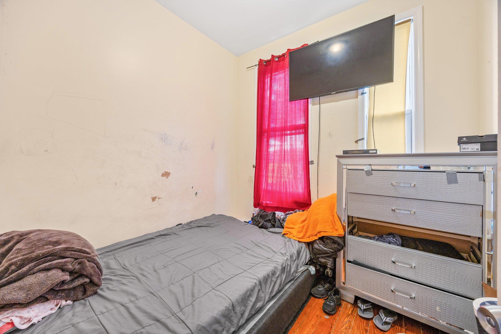 Single Family 86th  Queens, NY 11416, MLS-832632-20