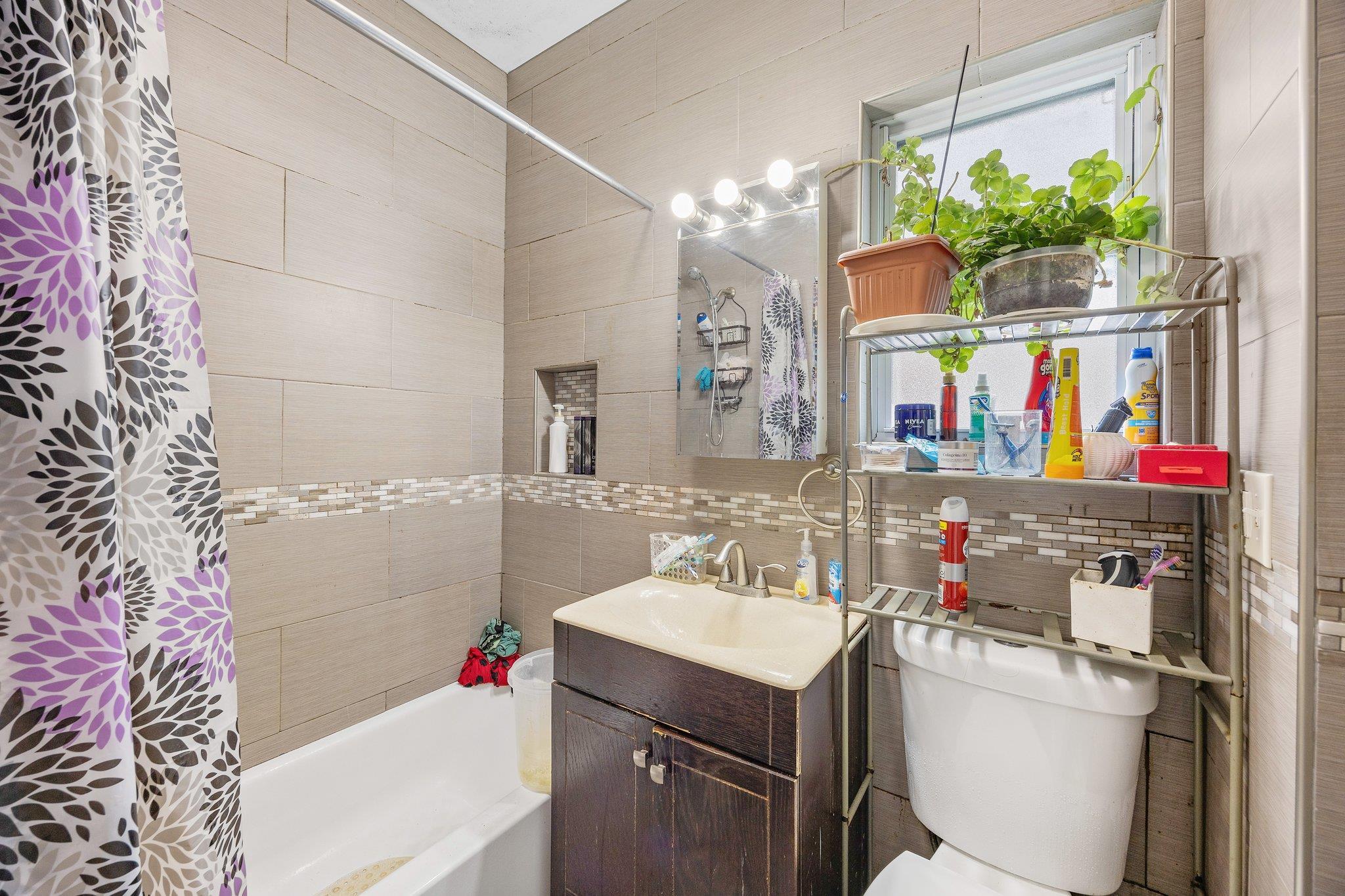 Single Family 86th  Queens, NY 11416, MLS-832632-21