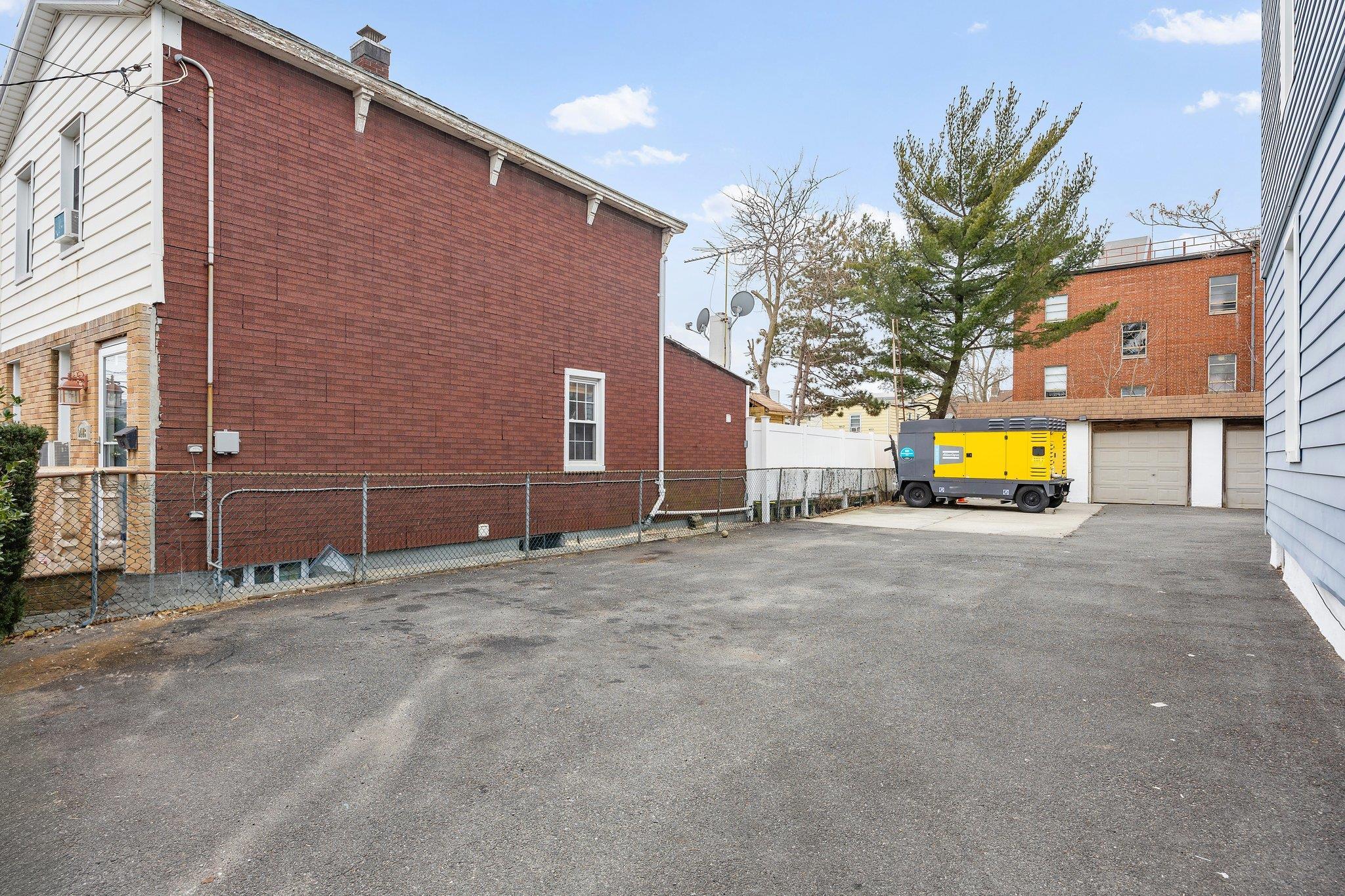 Single Family 86th  Queens, NY 11416, MLS-832632-26