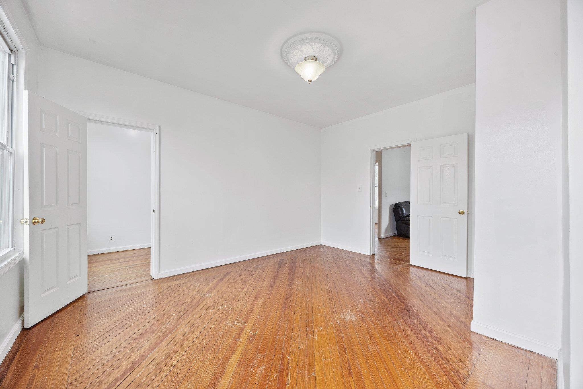Single Family 86th  Queens, NY 11416, MLS-832632-5