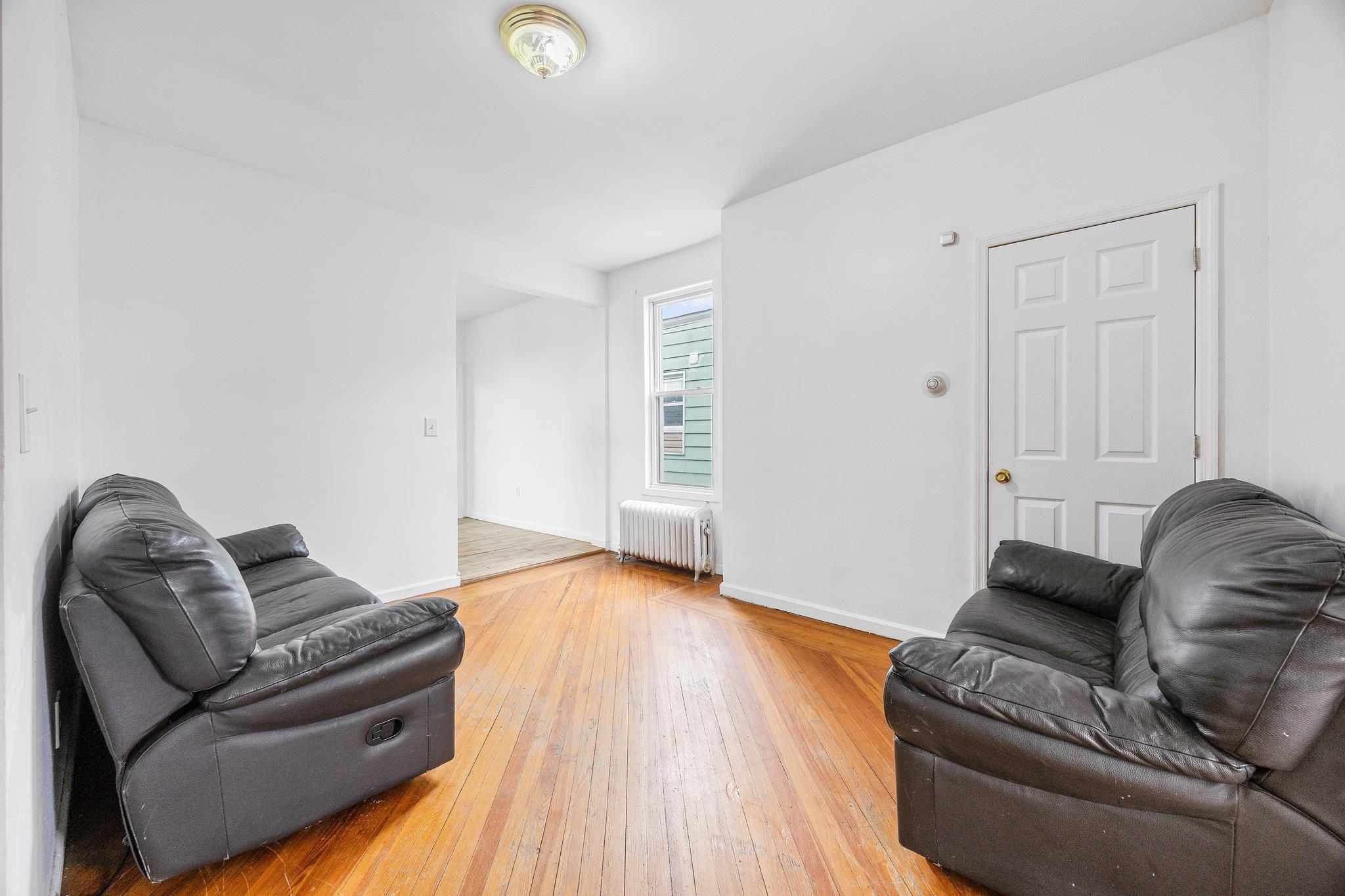 Single Family 86th  Queens, NY 11416, MLS-832632-9