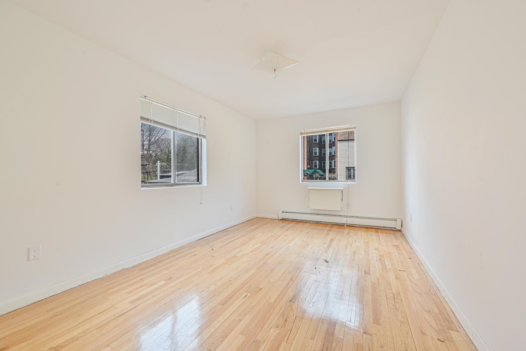 Apartment Avon  Queens, NY 11432, MLS-832660-15