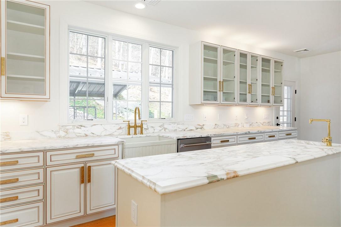 Single Family Nanny Hill  Dutchess County, NY 12564, MLS-832788-4