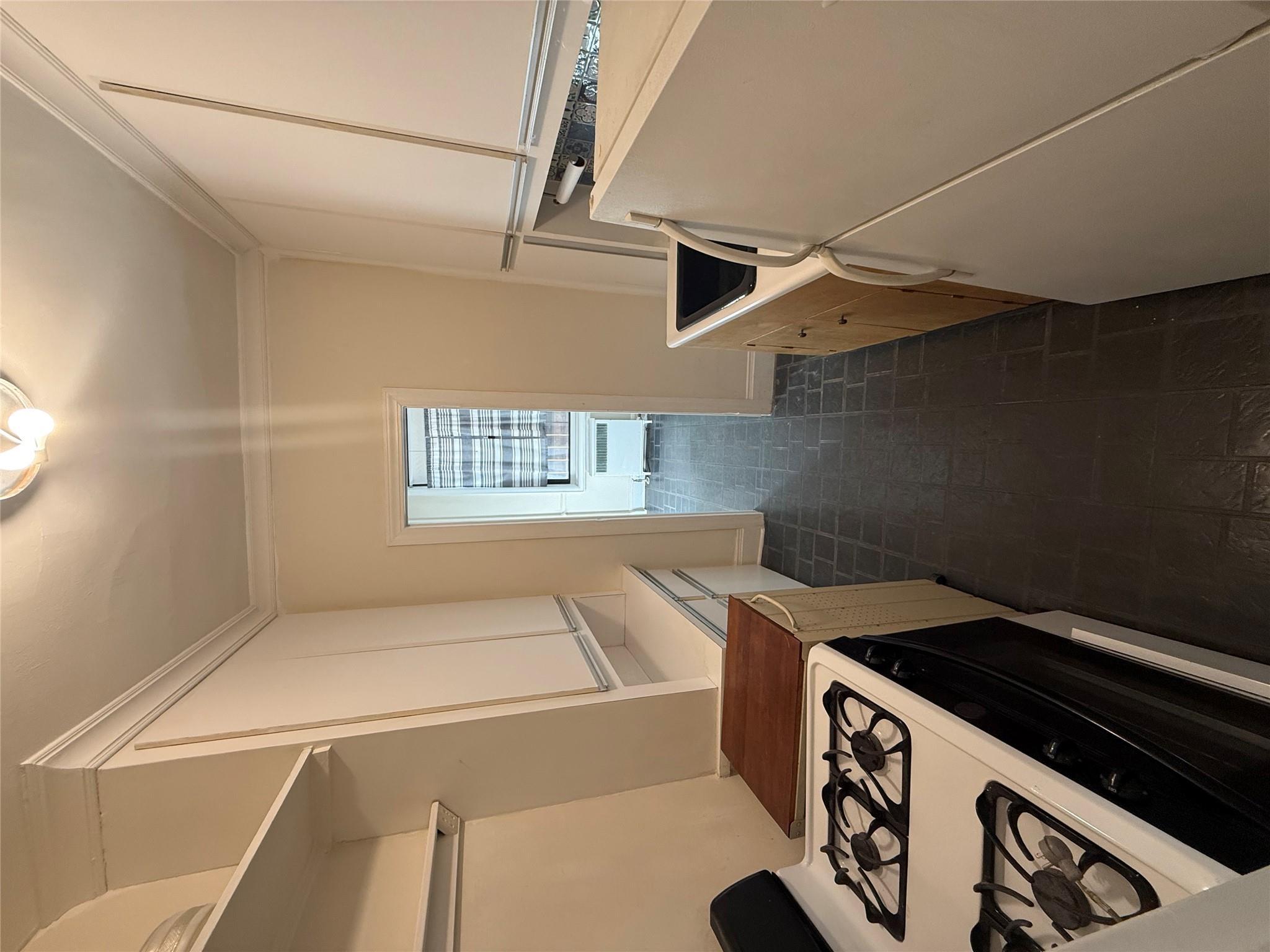 Apartment Waldo  Bronx, NY 10463, MLS-832795-7