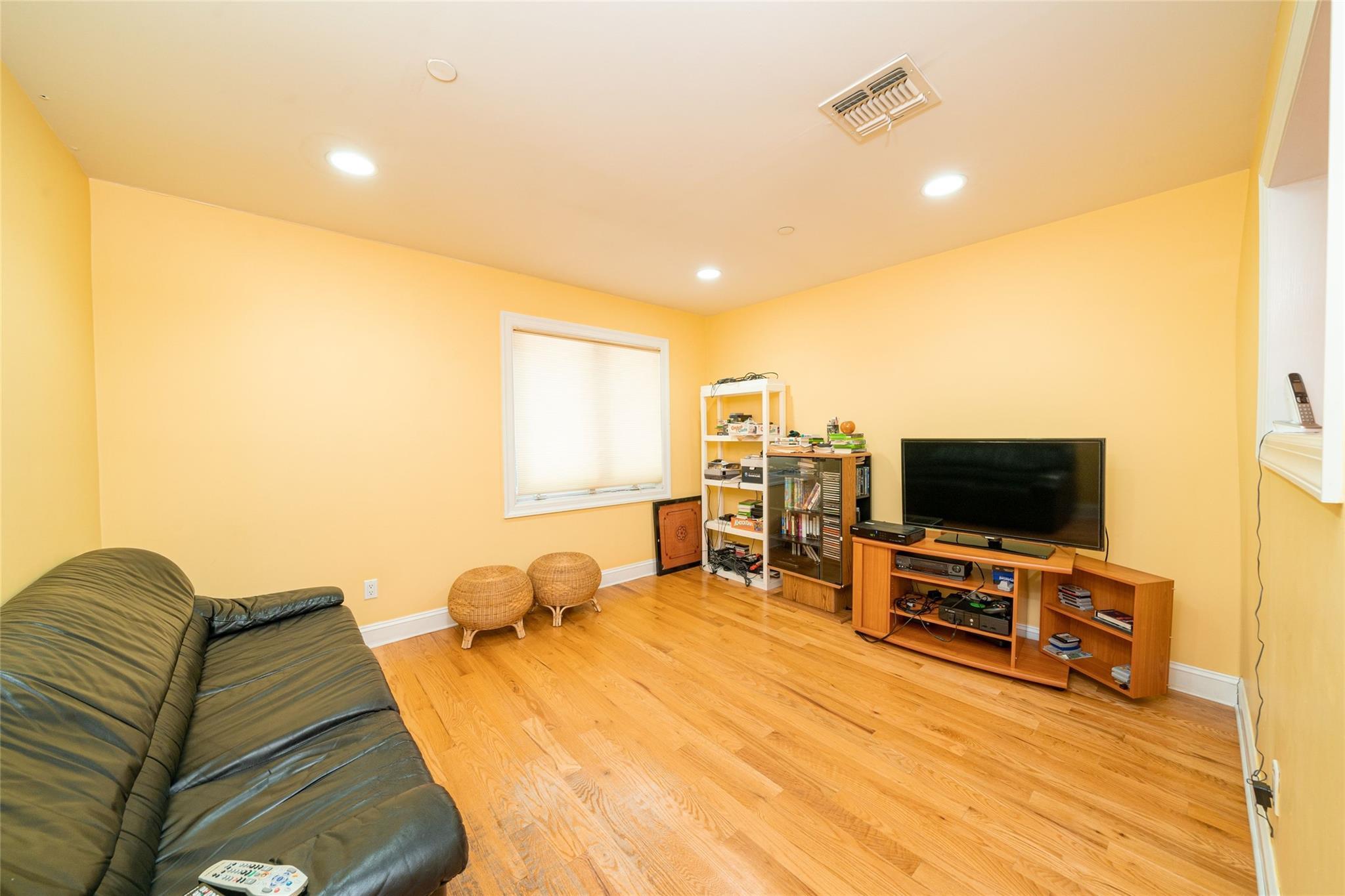Single Family Vandalay  Westchester County, NY 10583, MLS-832797-18
