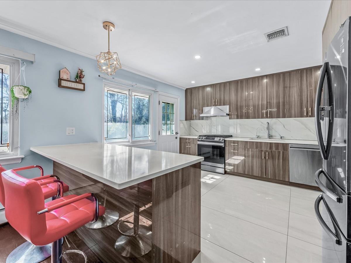 Single Family Robbins  Nassau County, NY 11753, MLS-832815-5