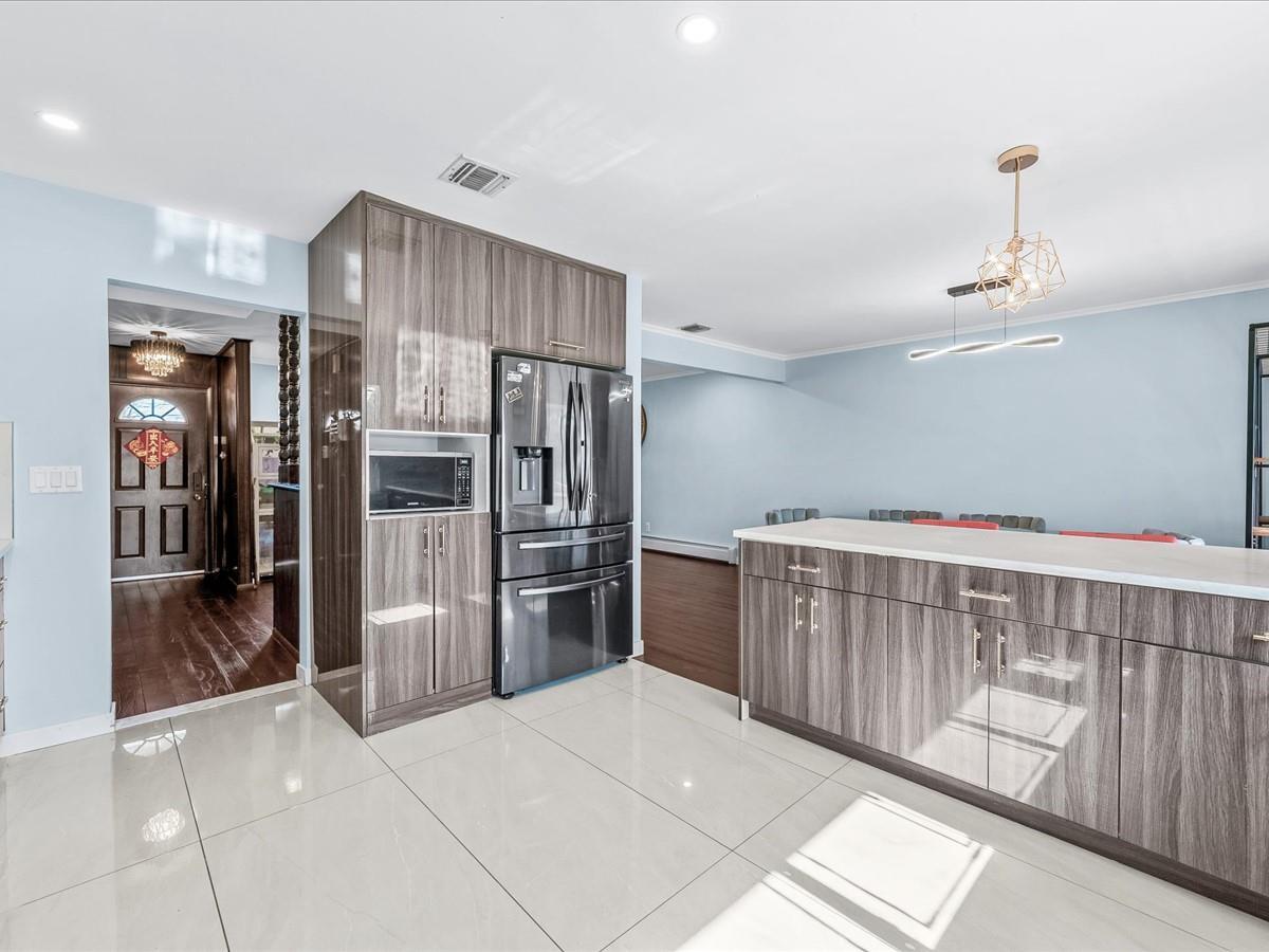Single Family Robbins  Nassau County, NY 11753, MLS-832815-7