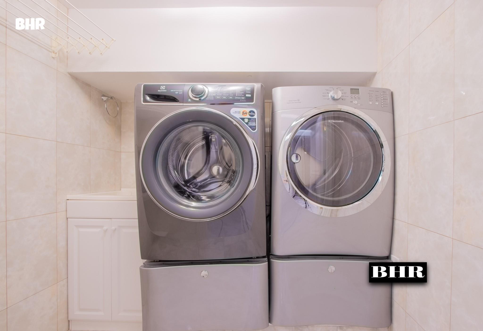 Single Family Ocean  Brooklyn, NY 11235, MLS-832823-35
