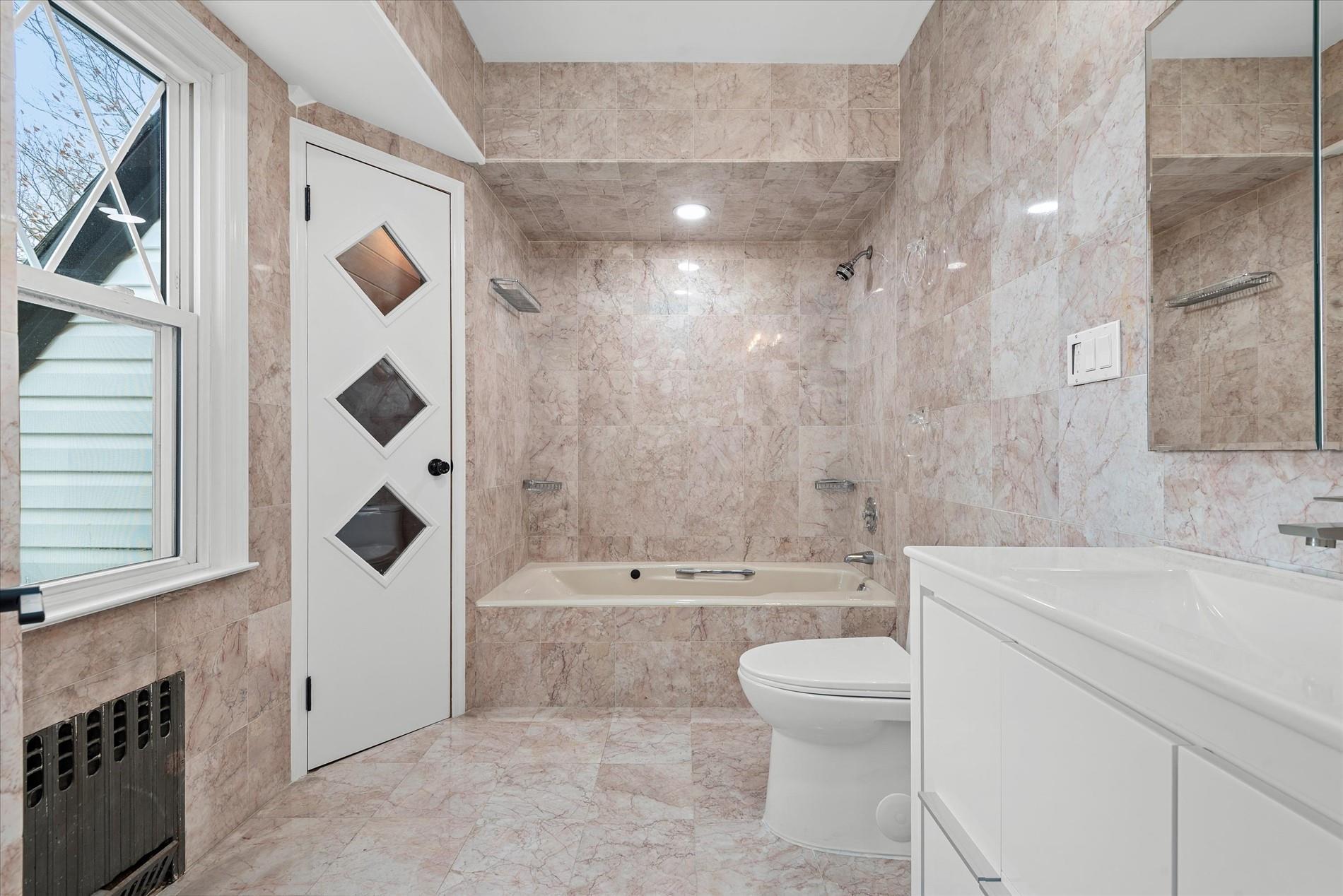 Single Family 212th  Queens, NY 11364, MLS-832837-18