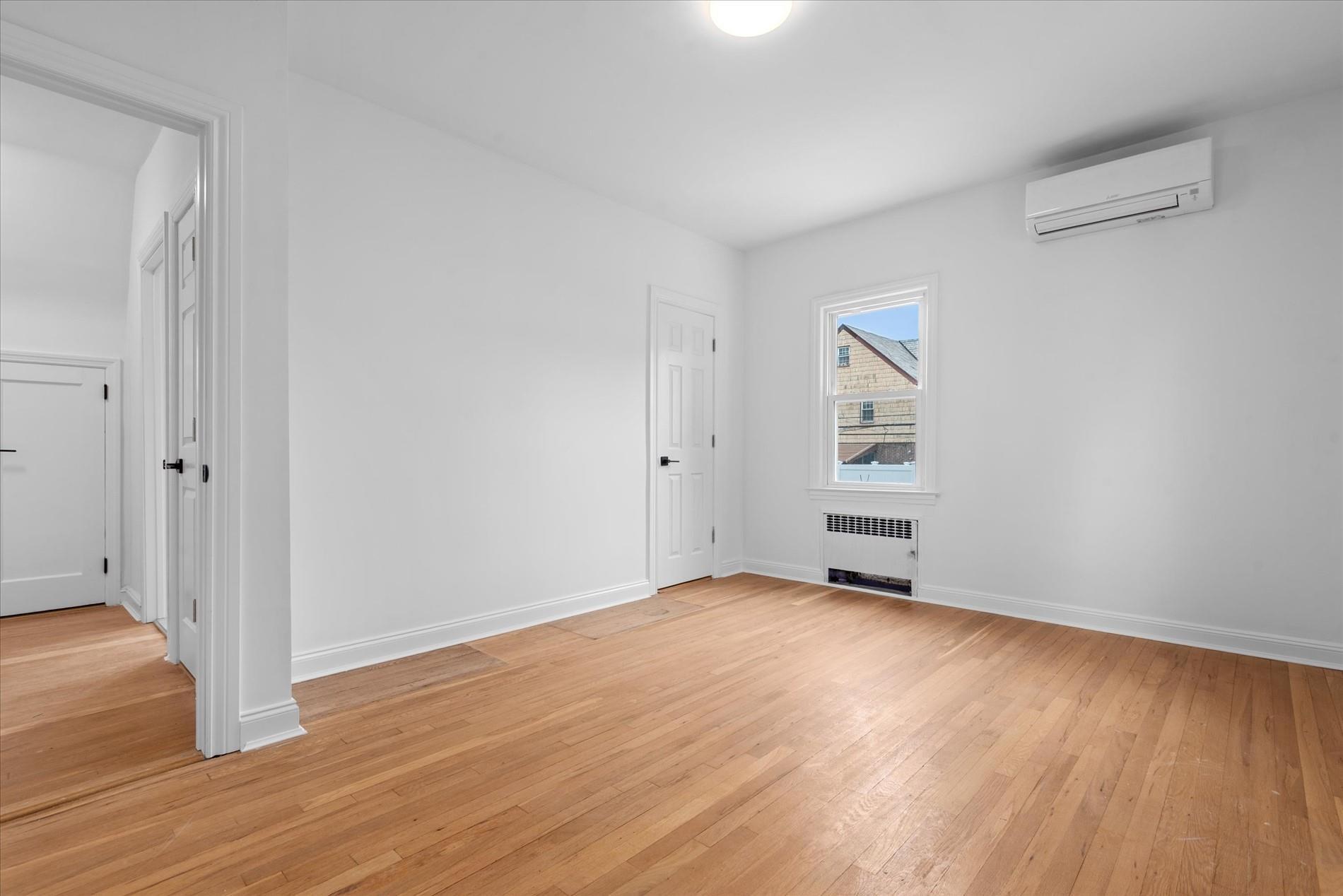 Single Family 212th  Queens, NY 11364, MLS-832837-22