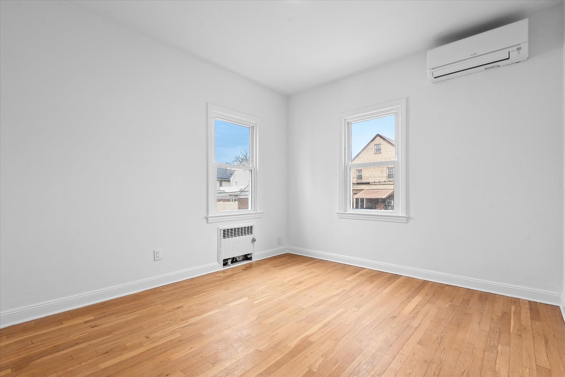 Single Family 212th  Queens, NY 11364, MLS-832837-23