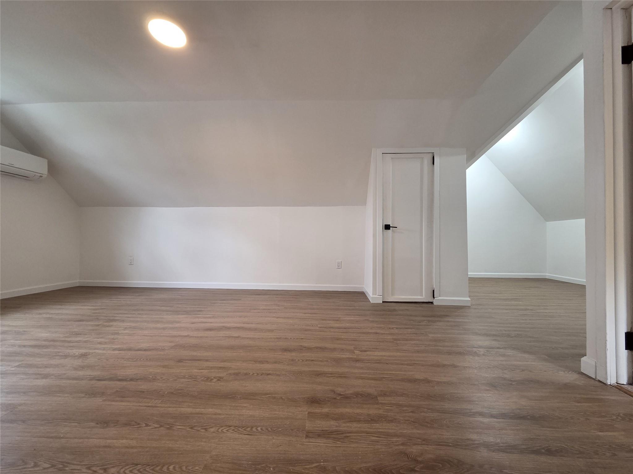 Single Family 212th  Queens, NY 11364, MLS-832837-26