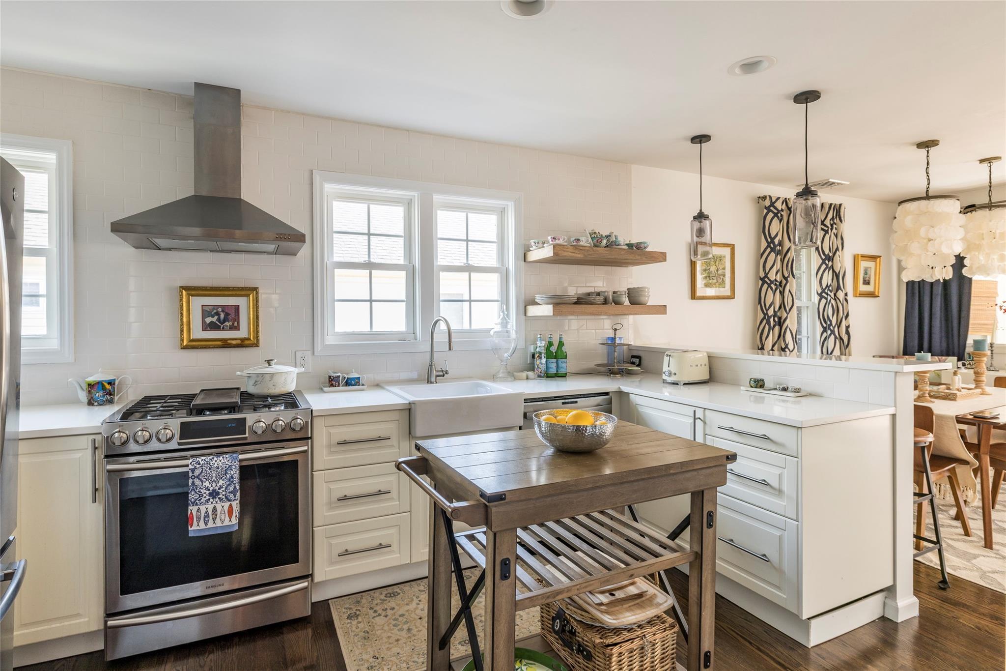 Apartment Hillcrest  Suffolk County, NY 11968, MLS-832878-4