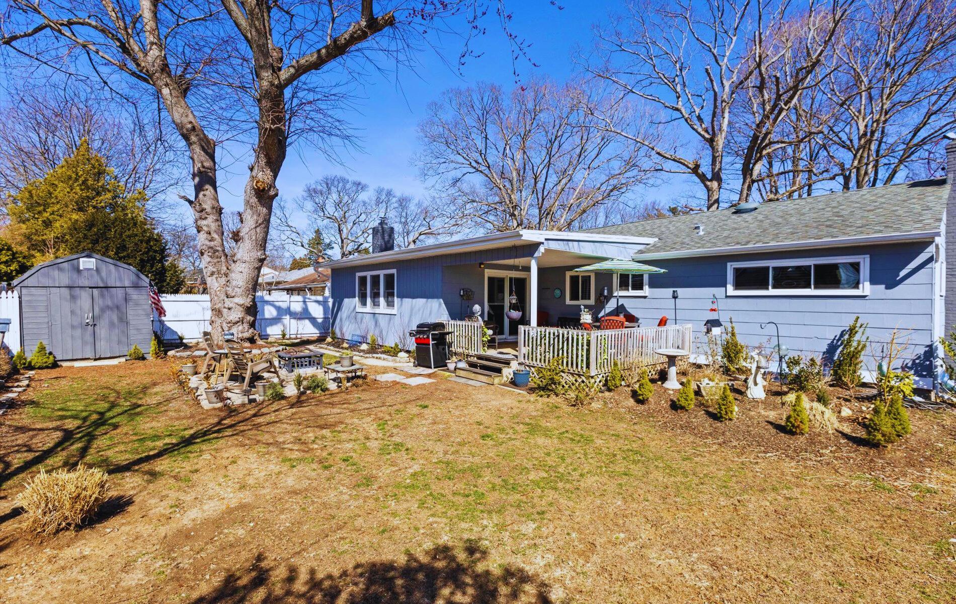 Single Family Jones  Suffolk County, NY 11743, MLS-832909-27