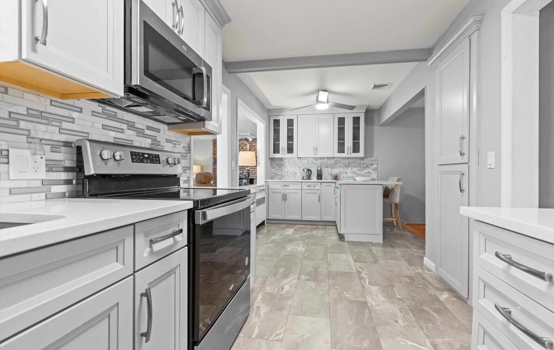 Single Family Jones  Suffolk County, NY 11743, MLS-832909-8
