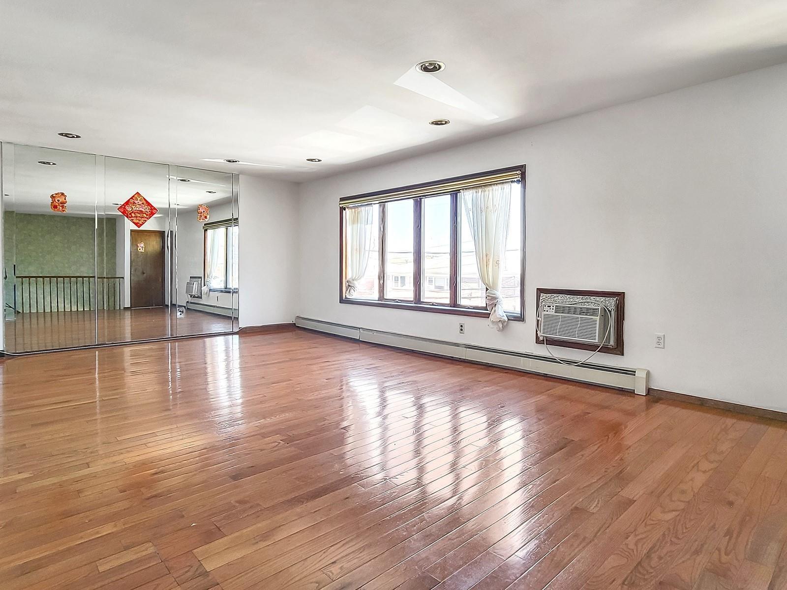 Single Family 60th  Queens, NY 11355, MLS-832917-10