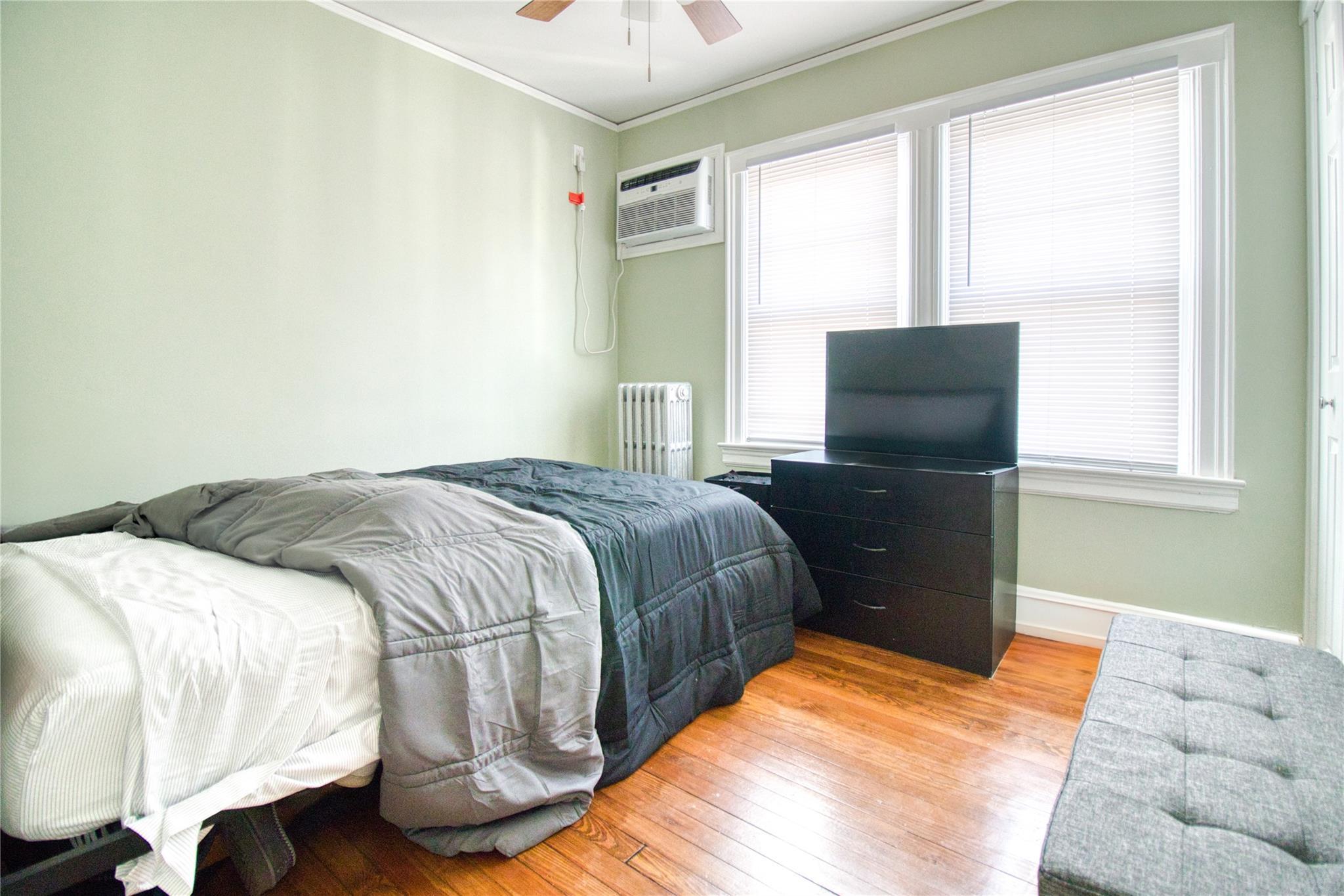 Single Family Woodbine  Staten Island, NY 10314, MLS-833003-20