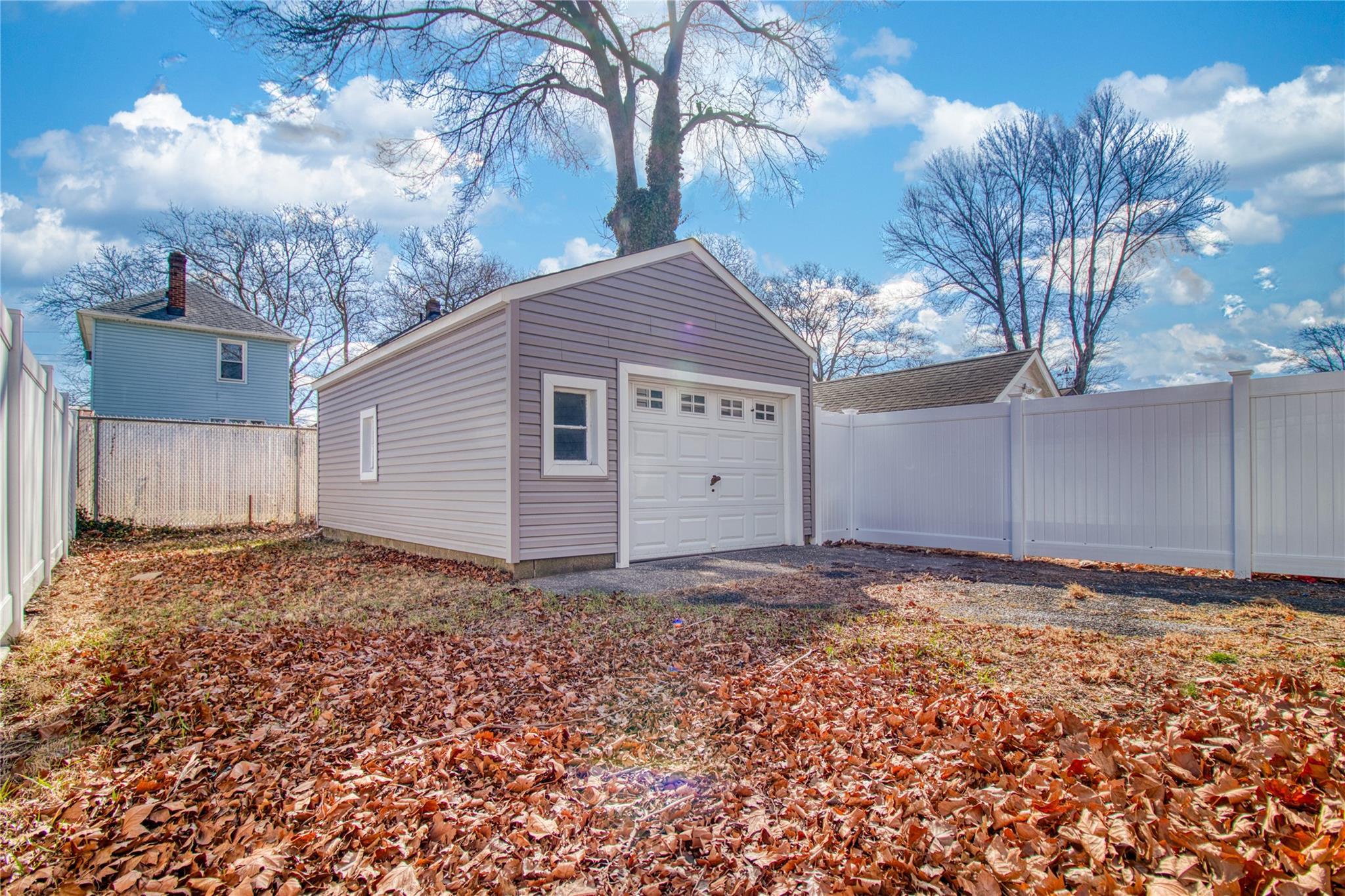 Single Family Woodbine  Staten Island, NY 10314, MLS-833003-25