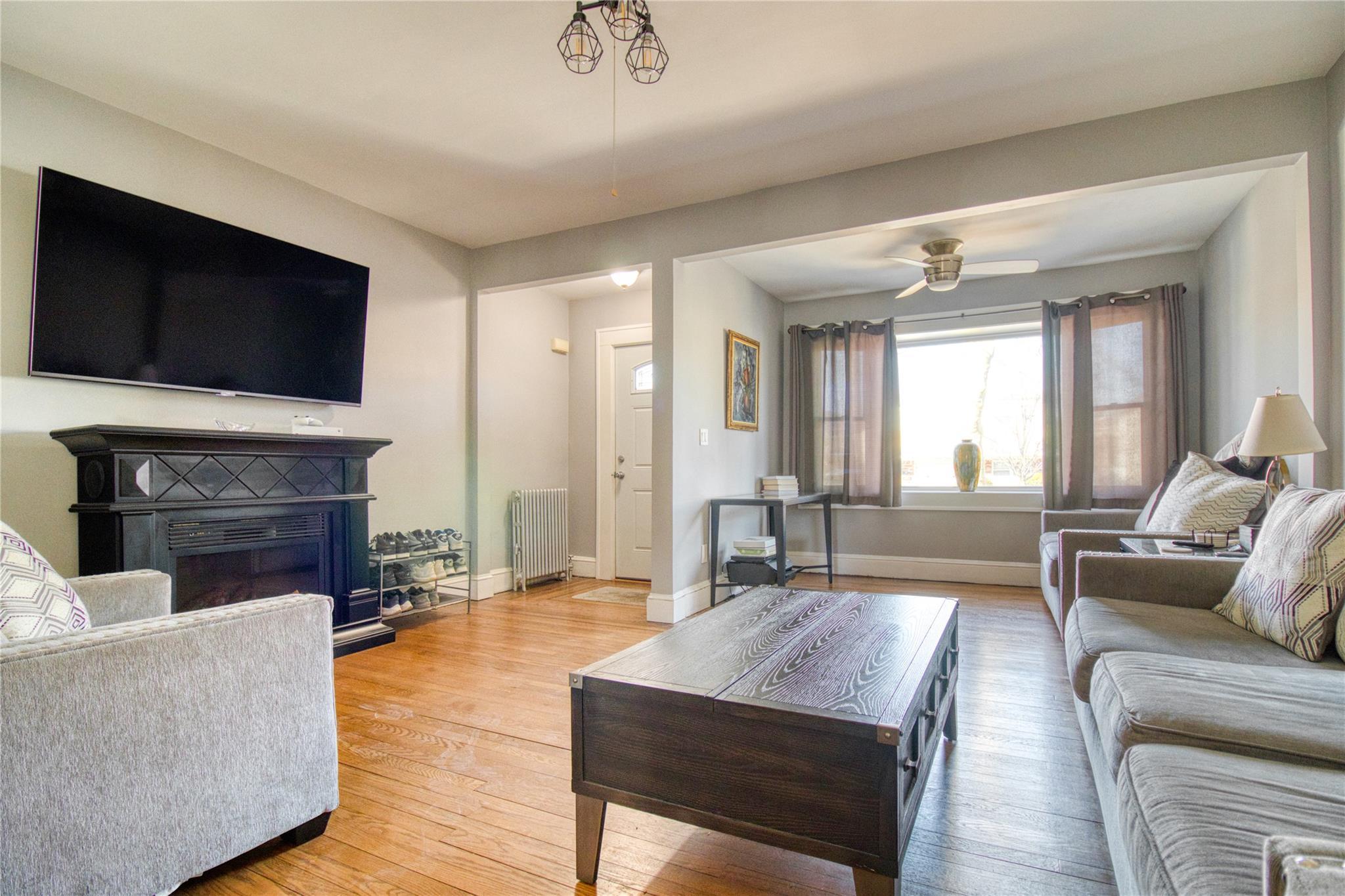 Single Family Woodbine  Staten Island, NY 10314, MLS-833003-4