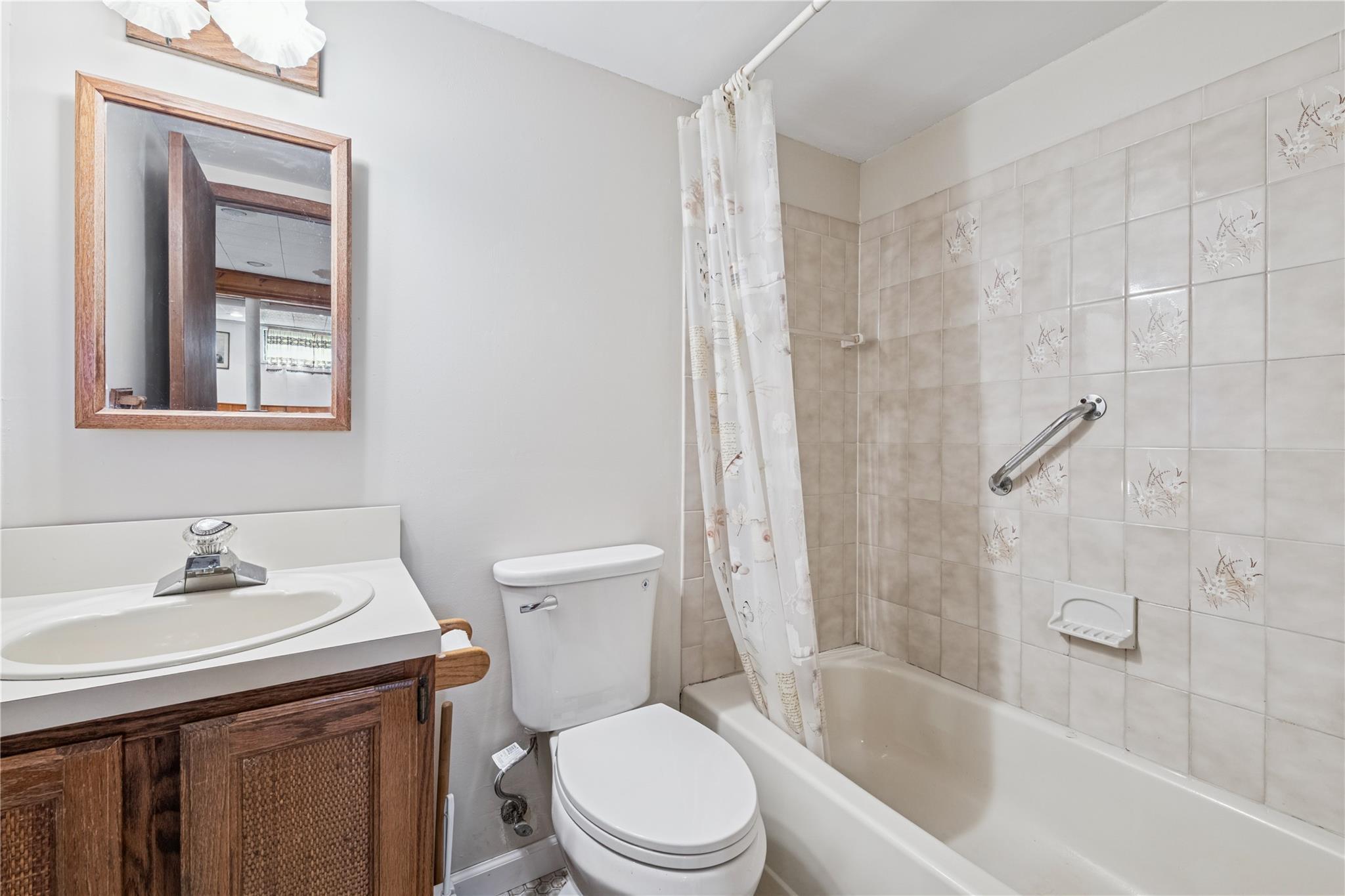 Single Family 9th  Suffolk County, NY 11704, MLS-833082-16