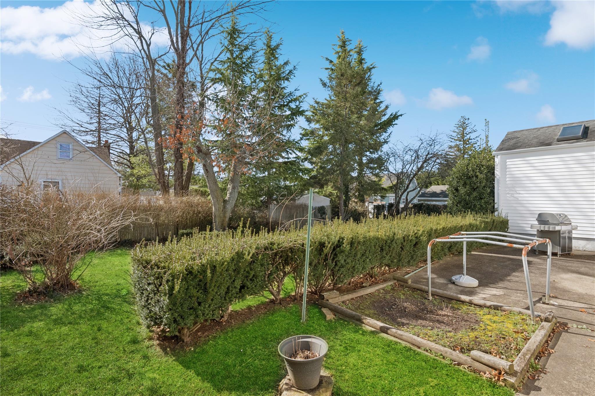 Single Family 9th  Suffolk County, NY 11704, MLS-833082-20