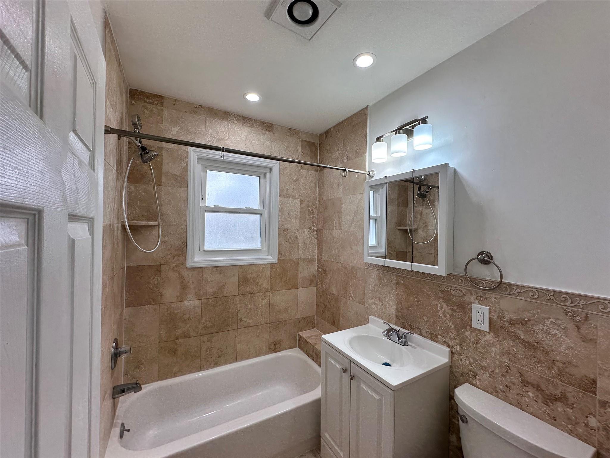 Single Family Catlin  Nassau County, NY 11557, MLS-833129-4