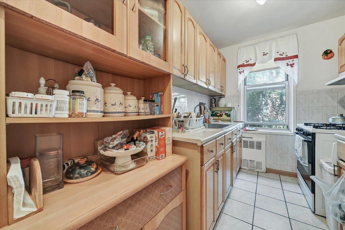 Coop Thieriot  Bronx, NY 10460, MLS-833266-10