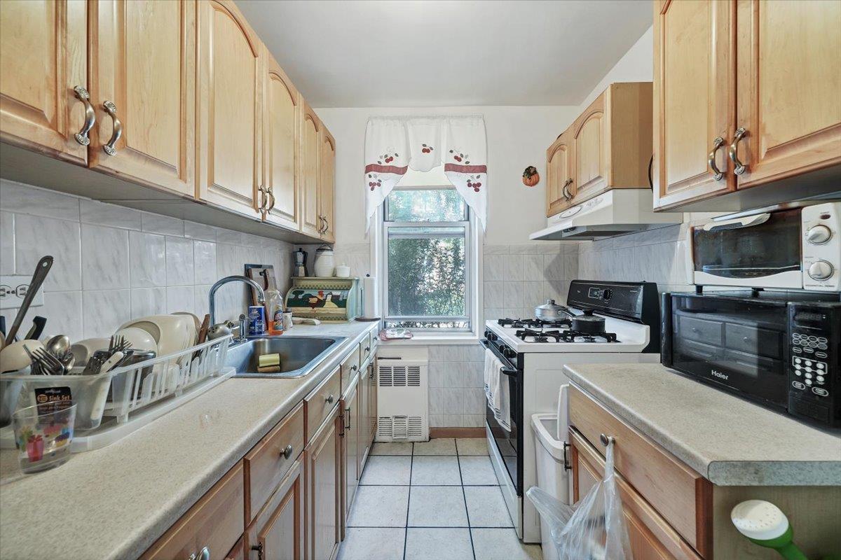 Coop Thieriot  Bronx, NY 10460, MLS-833266-11