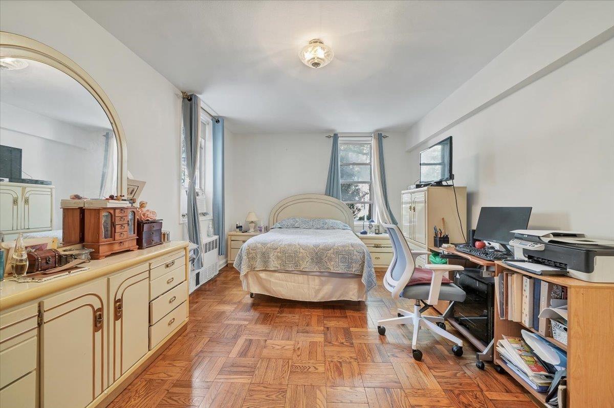 Coop Thieriot  Bronx, NY 10460, MLS-833266-17