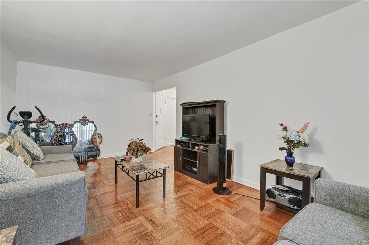 Coop Thieriot  Bronx, NY 10460, MLS-833266-5