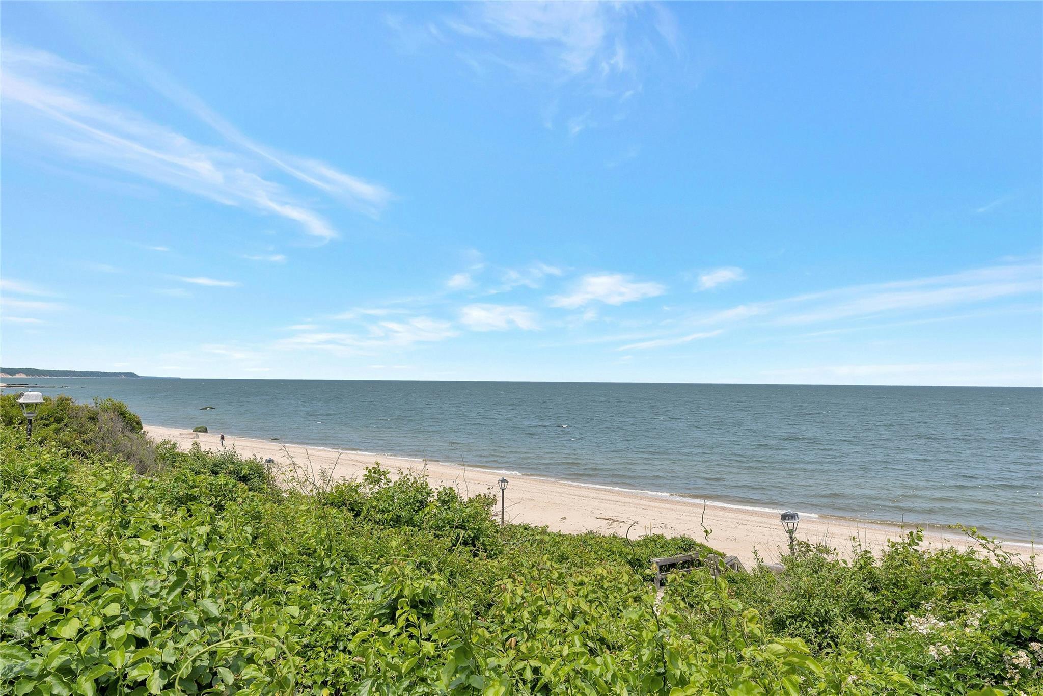 Single Family Crows Nest  Suffolk County, NY 11901, MLS-833269-25